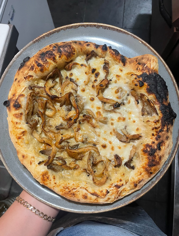 the best vegan pizza in paignton devon from tams kitchen